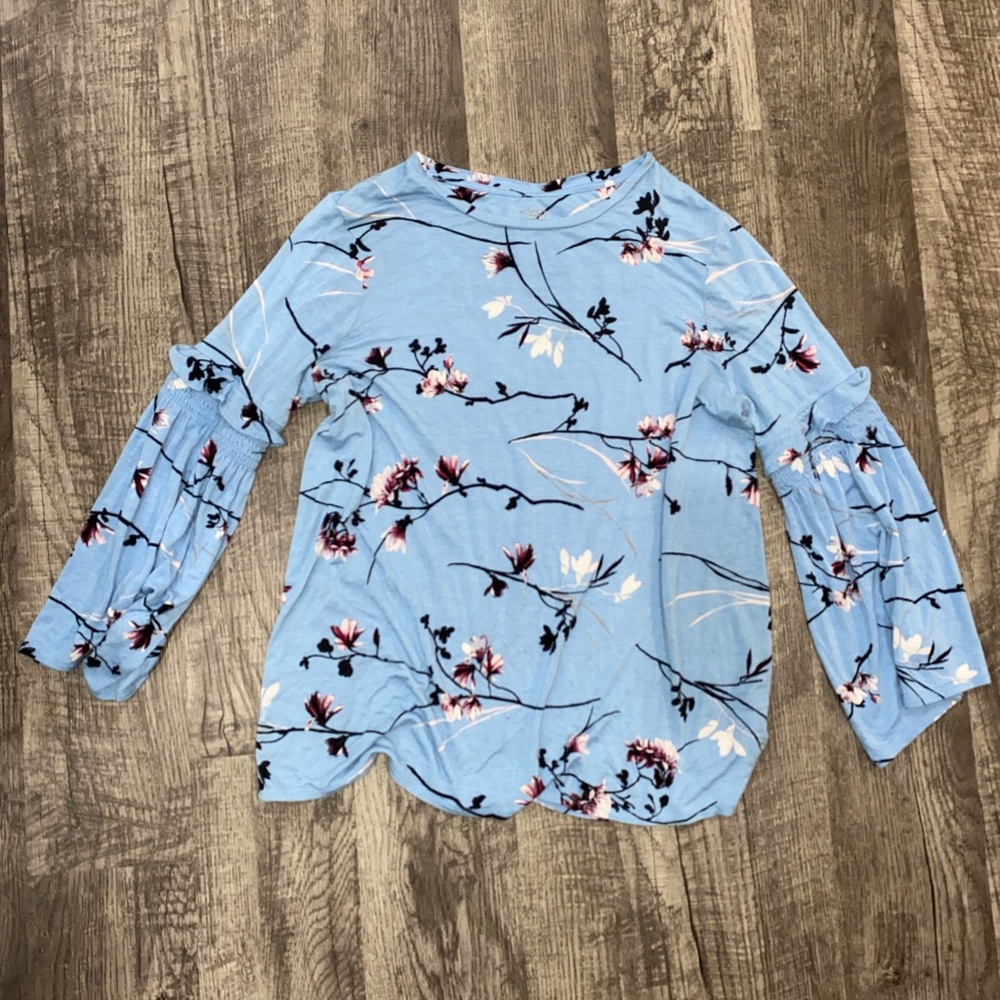 FLORAL LONGSLEEVE BLOUSE